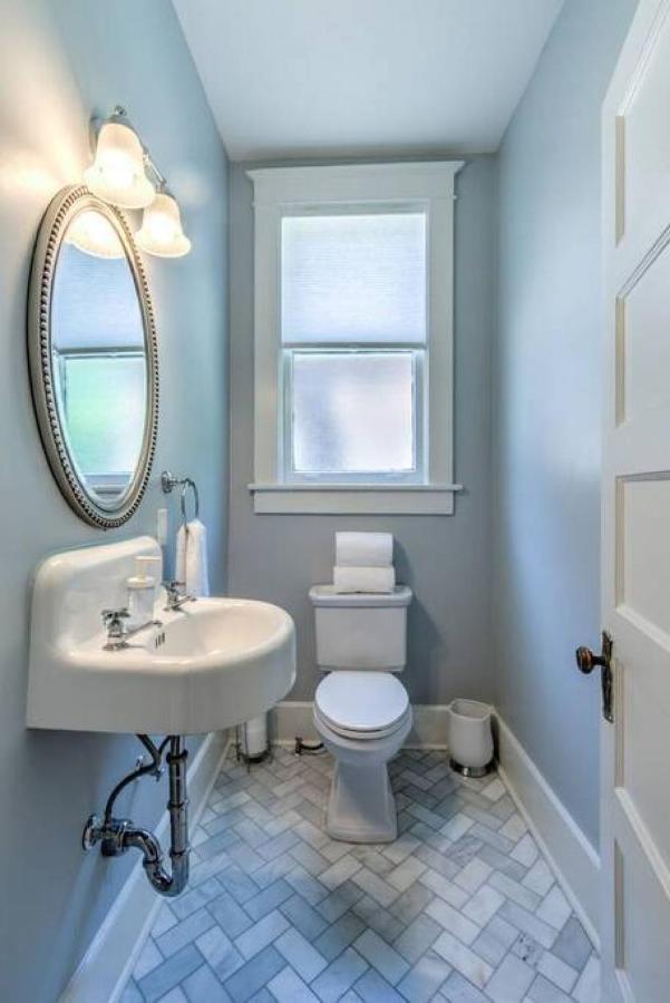 Elegant Colonial With Lovely Details And Character Memphis Exterior photo