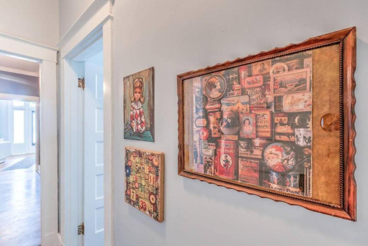 Elegant Colonial With Lovely Details And Character Memphis Exterior photo